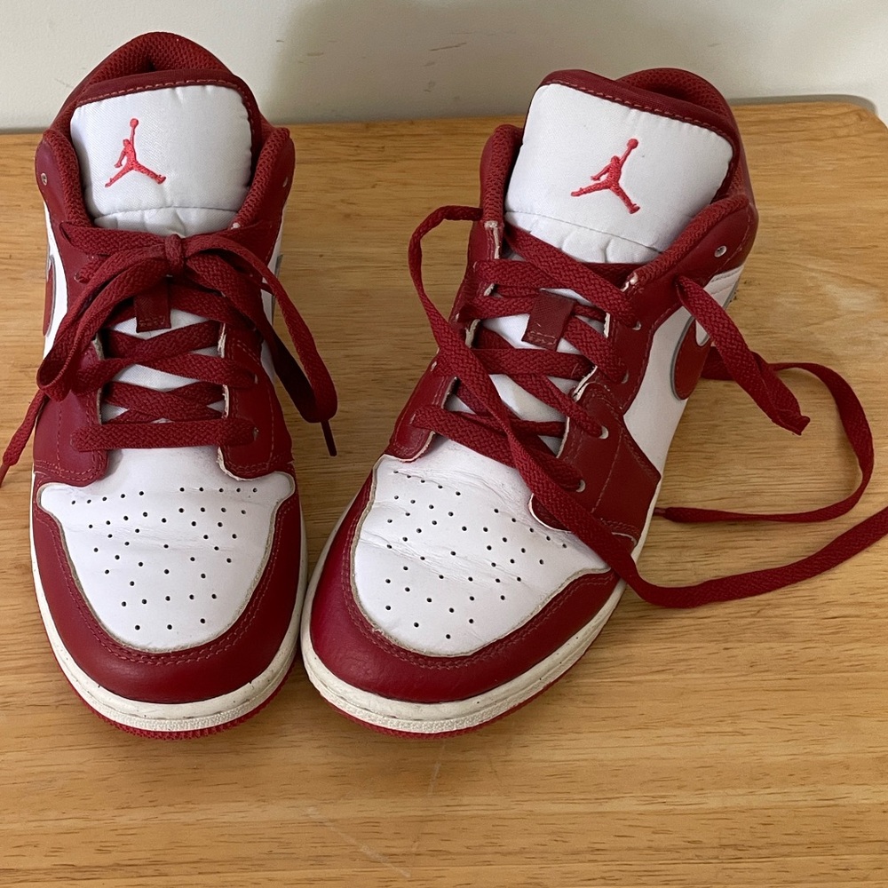 NIKE Air Jordan 1 Low SE Red and White, Size 6.5 Y / 7.5-8 Women